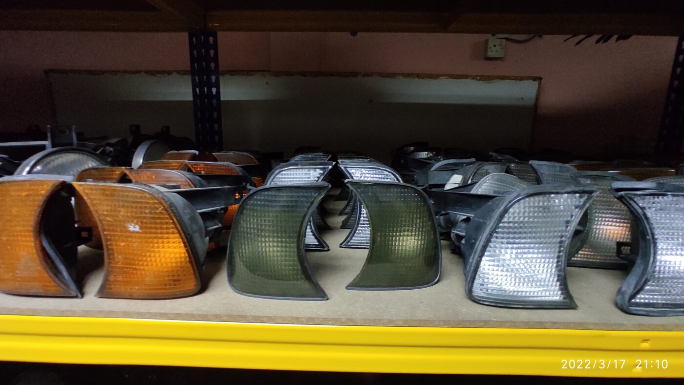 BMW E34 SIGNAL LAMP(USED) – Blegend Auto Parts